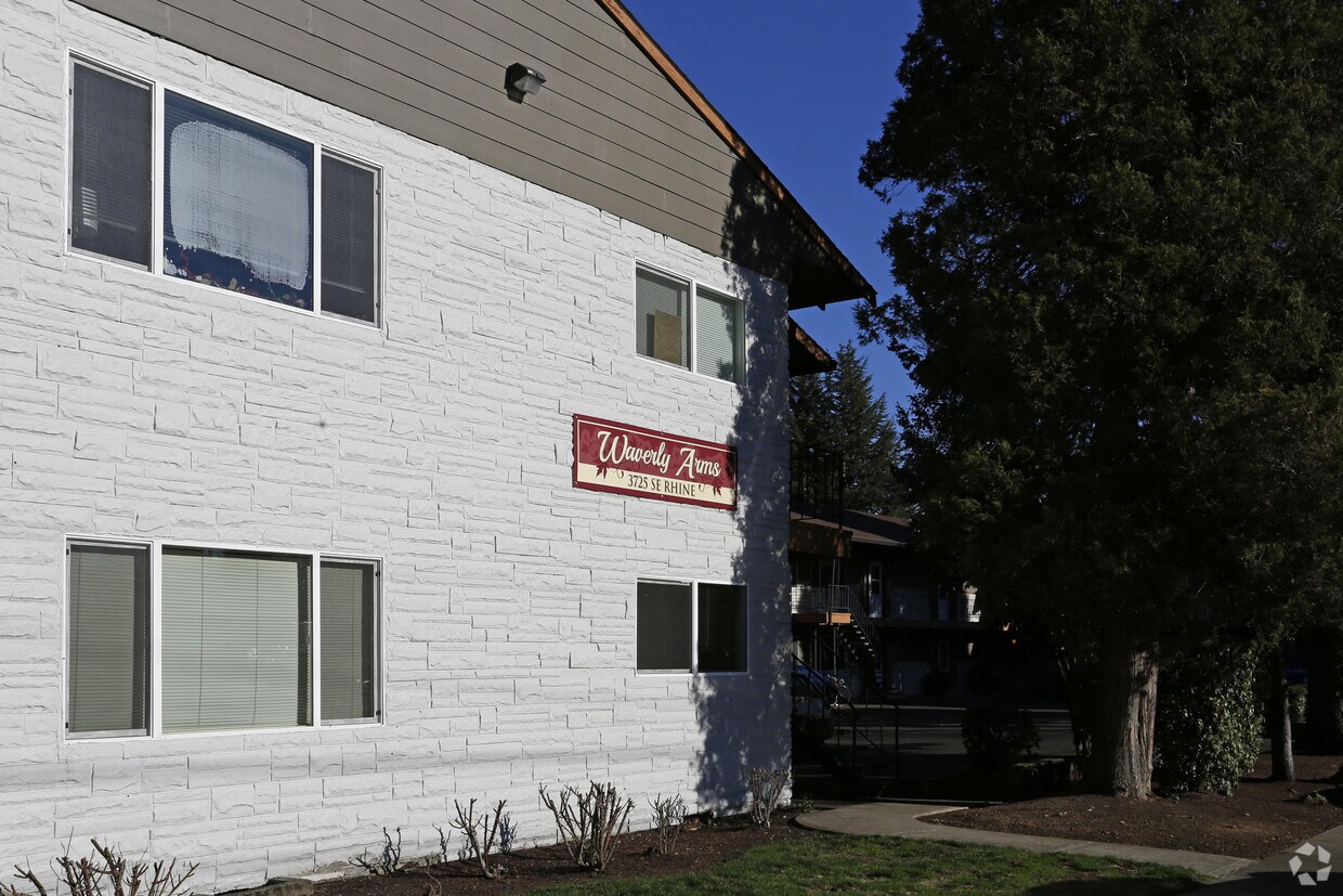 Foto del edificio - The Waverly Arms
