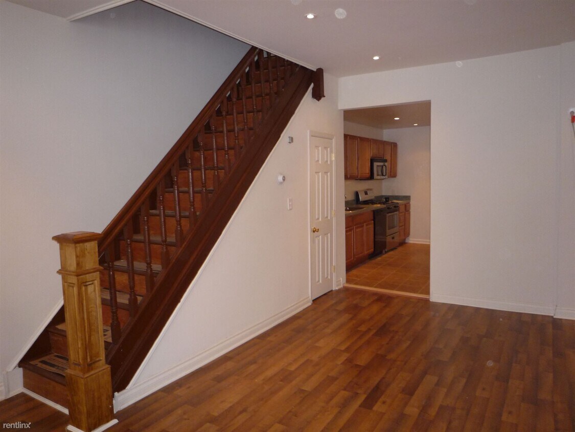 Primary Photo - 4 br, 2 bath Apartment - 1937 Federal Street