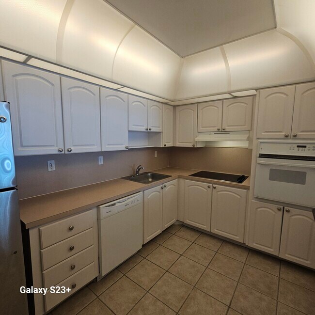 Photo - 19390 Collins Ave Townhome