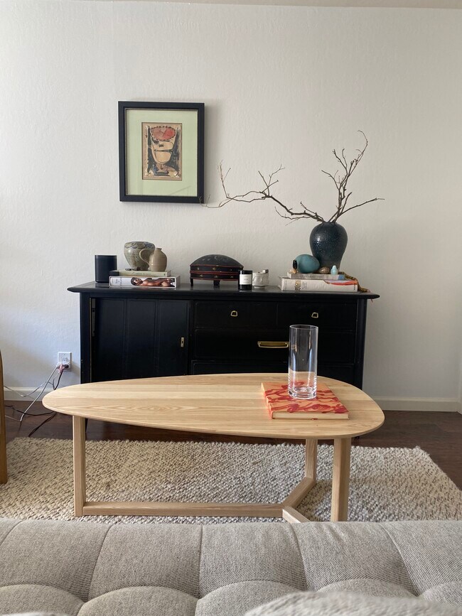 Foto del edificio - 542 Forest Ave