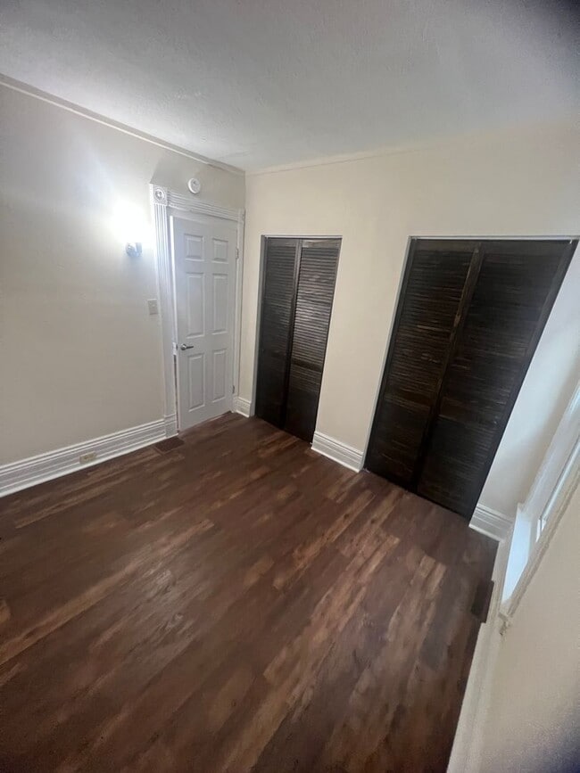 Building Photo - 206 Liberty St