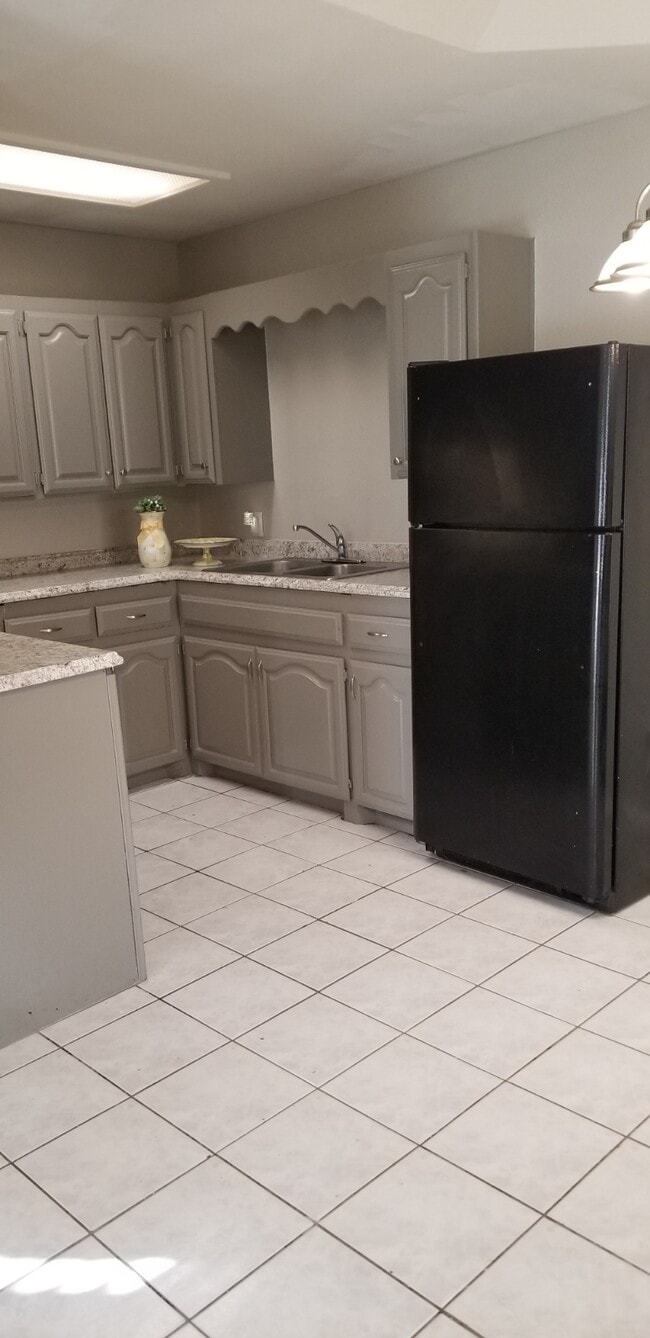 Building Photo - Caffery