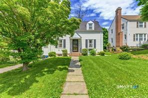 Building Photo - 98 Woodmere Rd