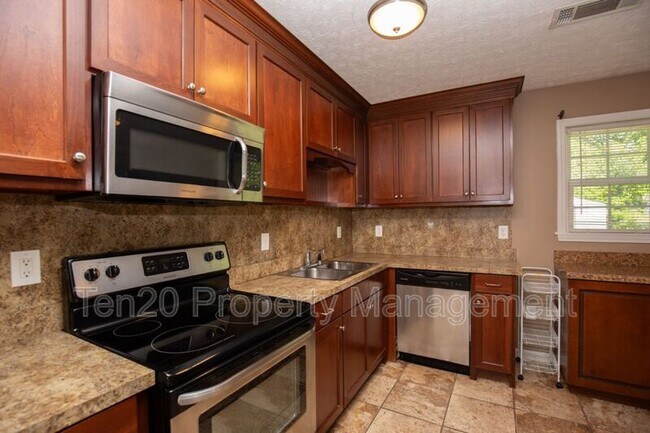 Building Photo - 6651 Foxdale Dr
