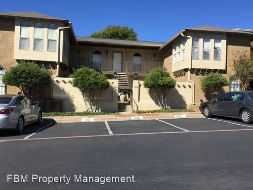Building Photo - 15923 Coolwood Dr