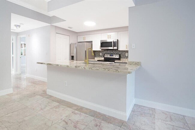 Foto del edificio - 5860 W Sample Rd