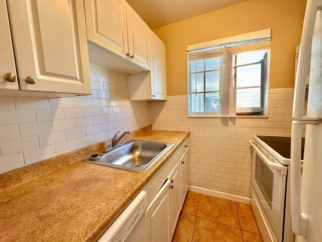Foto del edificio - 1651 NE 33rd St