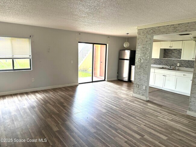 Building Photo - 165 San Juan Cir