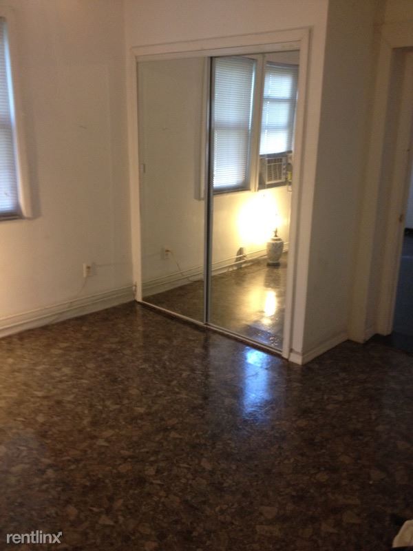 Foto del edificio - 4322 Kenwood Ave
