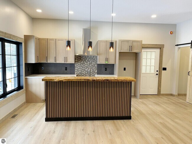 Foto del edificio - 9000 Kalkaska St