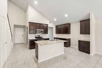 Building Photo - 2202 Tannin Trce