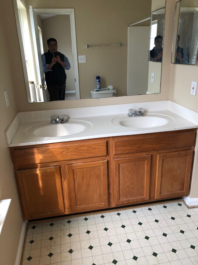 Baño del dormitorio principal - 10705 Esprit Pl