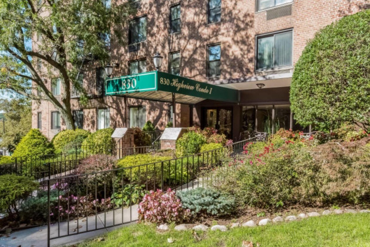 Foto principal - 830 Howard Ave