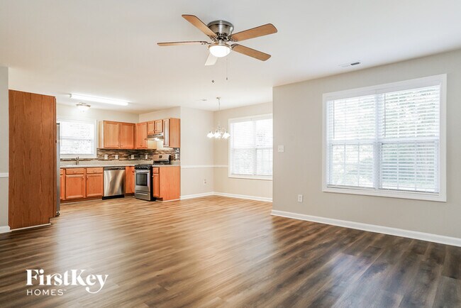 Building Photo - 3519 Tuckland Dr