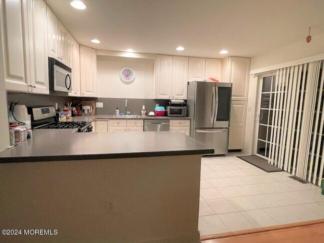 Building Photo - 73 Ironwood Ct