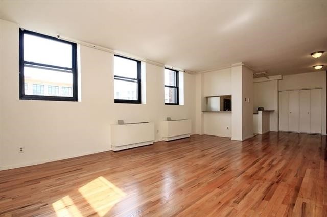 Building Photo - 80 Park Ave