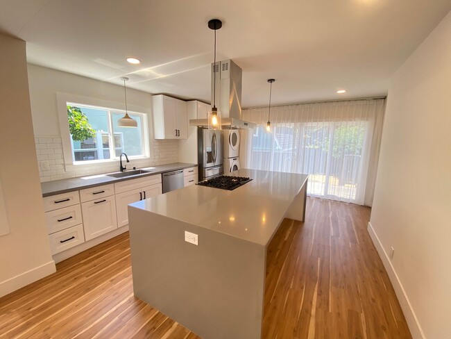Foto del edificio - Advent - Large & Bright Two Bedroom Home L...