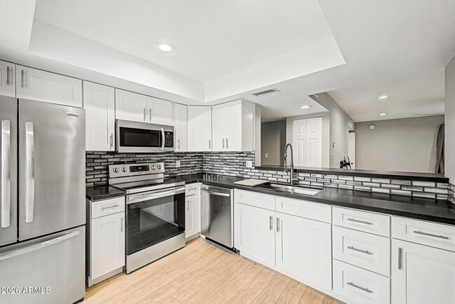 Foto del edificio - 9465 N 92nd St