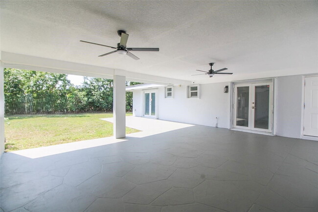 Foto del edificio - 9680 SW 77th St
