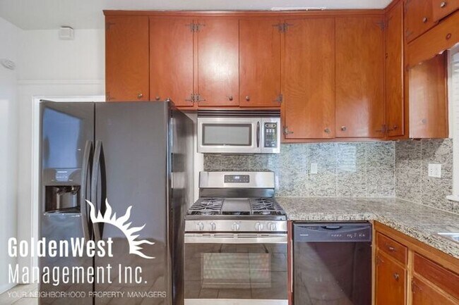 Building Photo - Cozy 2Bdm 2Ba Home in the Encanto Neighbor...