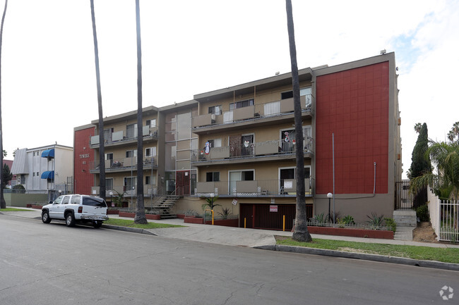 Building Photo - Silver Towers Apartments
