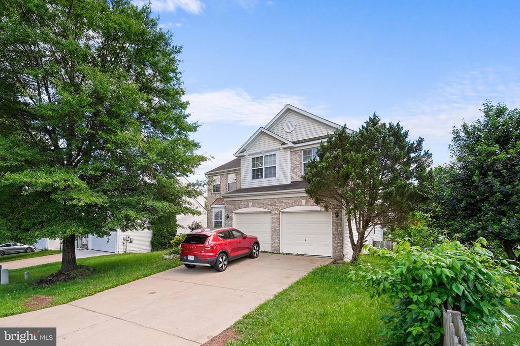 Foto principal - 8645 Huddersfield Way