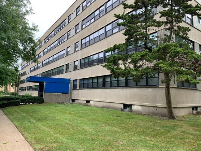 Building Photo - 10500 S Walden Pkwy