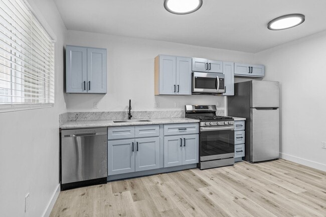 Building Photo - 15301 Prairie Ave