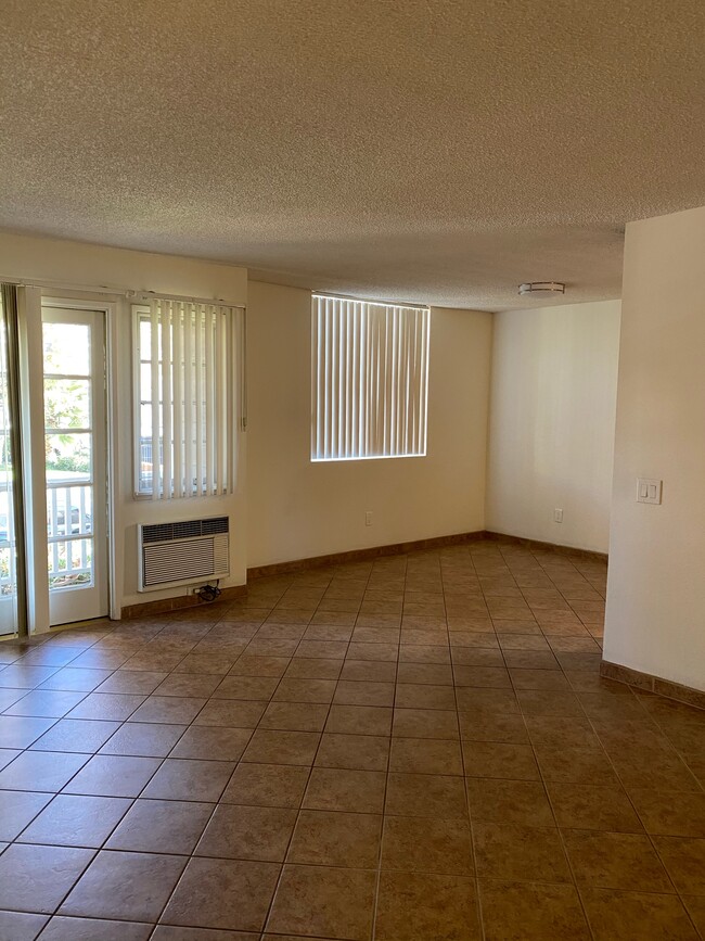 Living Room - 3549 Hughes Ave