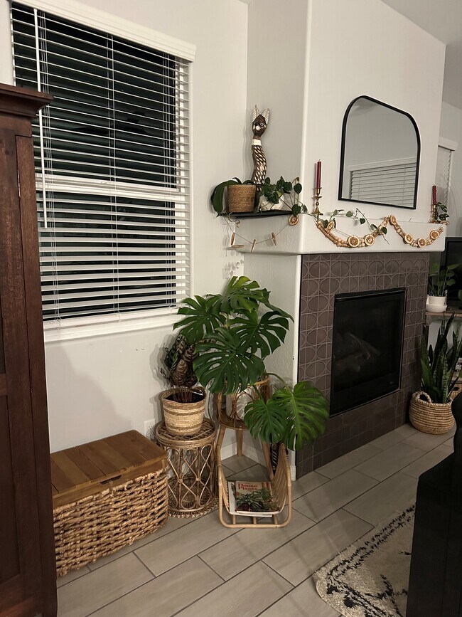 Foto del edificio - 6255 Goldfinch Dr