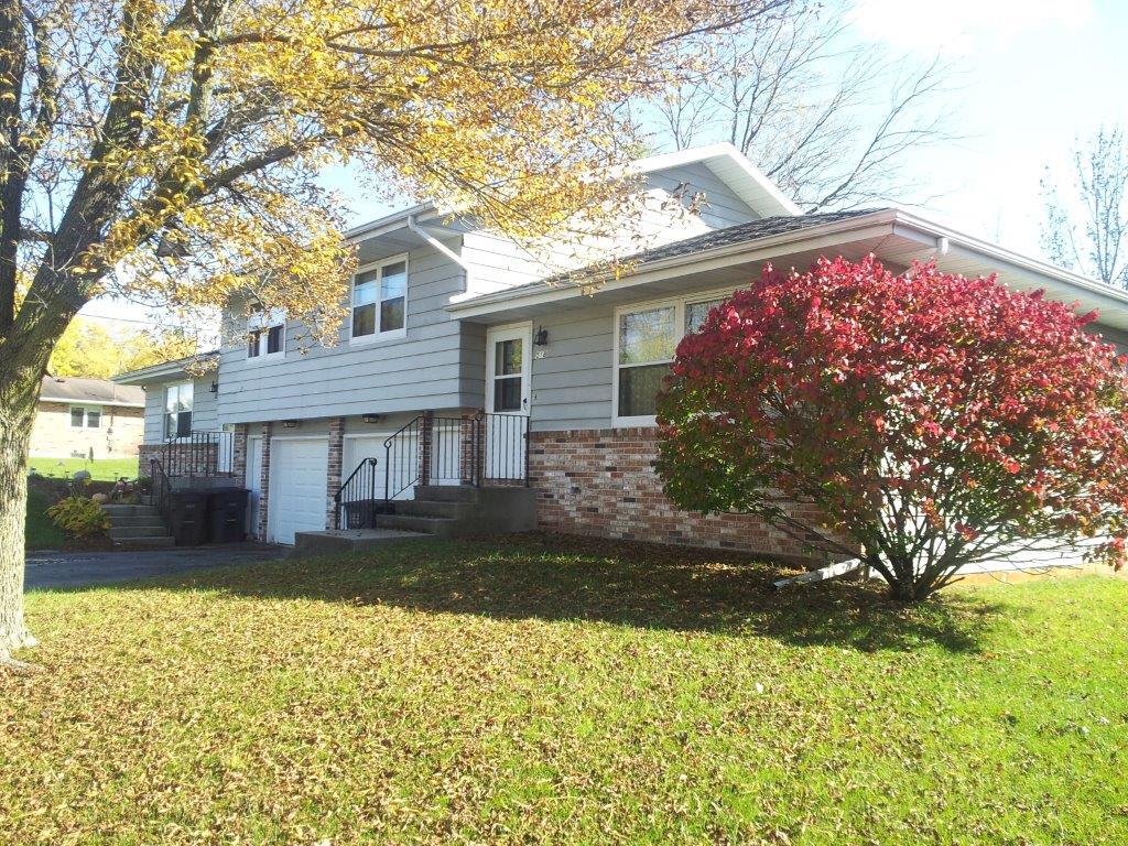 518 W Plymouth St, Jefferson, WI 53549 Townhome Rentals in Jefferson WI