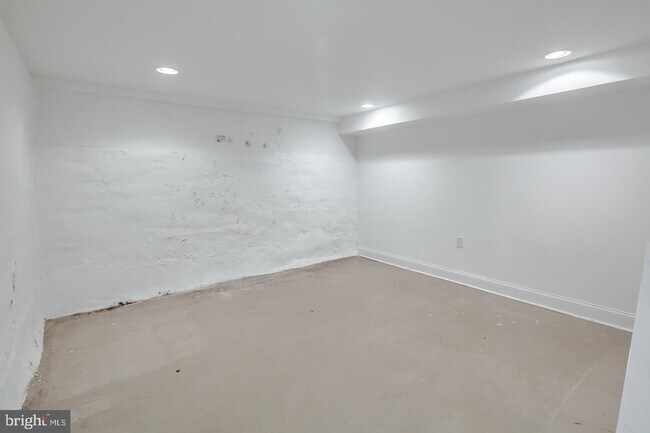 Building Photo - 2109 Kimball St