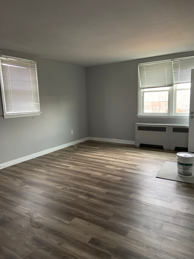 Building Photo - 2251 Longshore Ave