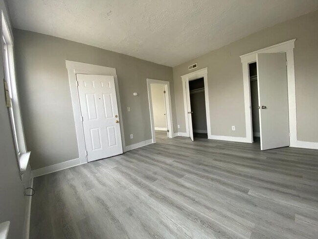 Building Photo - 63 Market St