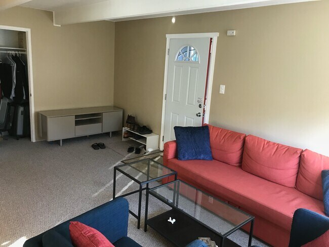 family room - 4 Coleman Pl