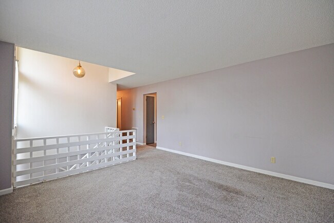 Foto del edificio - 8321 Blue Spruce Dr