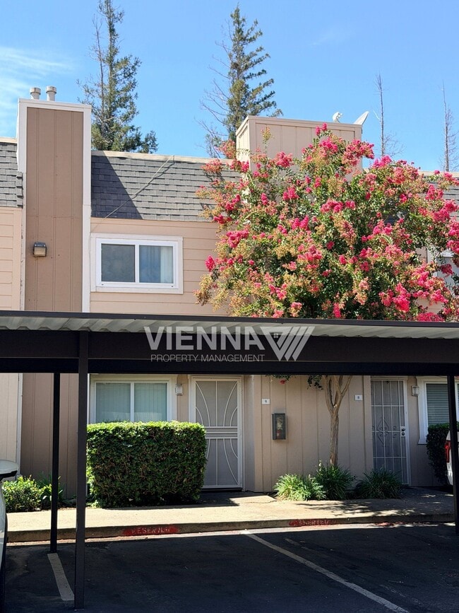 Building Photo - 7032 Fair Oaks Blvd