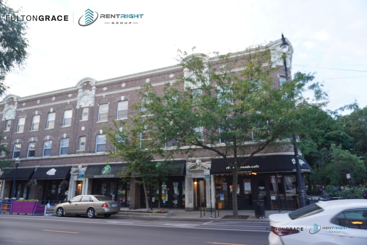 Primary Photo - 1259 W Devon Ave