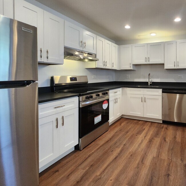 Foto del edificio - 2763 N Sawyer Ave