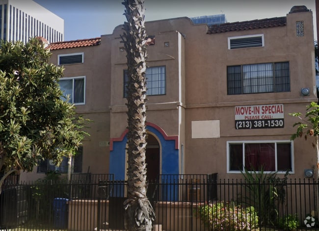 Building Photo - 3057 Leeward Ave