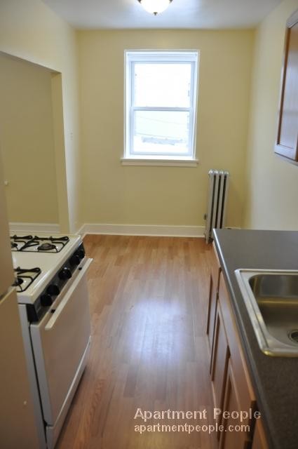 Building Photo - Edgewater Studio with Large Walk-in Closet!!