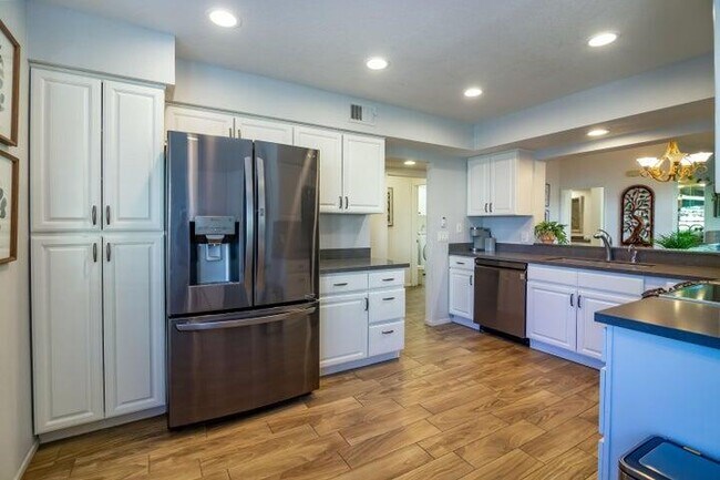 Building Photo - 491 Desert Falls Dr N