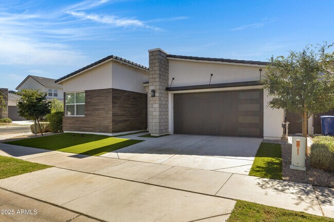 Building Photo - 10051 E Talon Ave