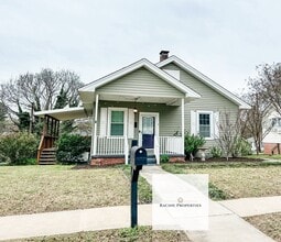 Building Photo - 6 Crest St