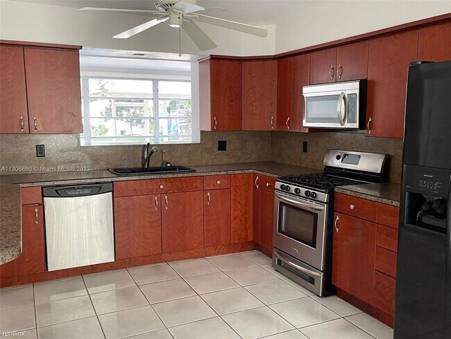 Foto del edificio - 3 br, 2 bath House - 3609 Cleveland St
