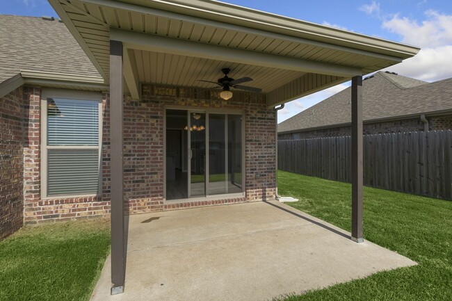 Building Photo - 1230 Gardenia St