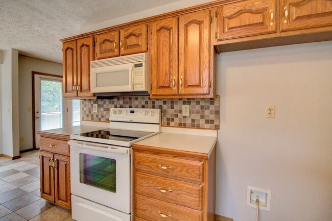 Foto del edificio - 3 Bedroom 2 Bathroom in Carden Meadows neighborhood!