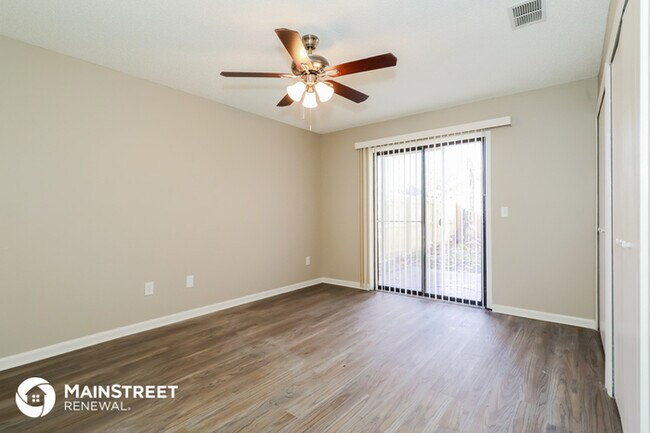 Building Photo - 1852 Manitoba Ct N
