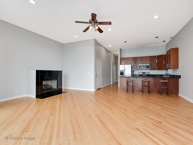 Foto del edificio - 2417 W Madison St