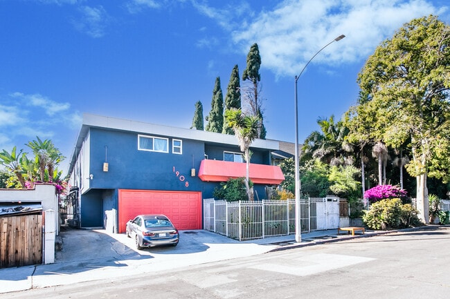 Building Photo - 1908 Clinton St